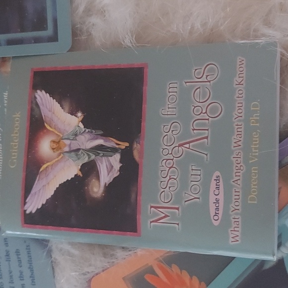 Messenger From Your Angels Oracle Cards - Picture 2 of 3